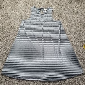 ❎Black and white strip dress size M